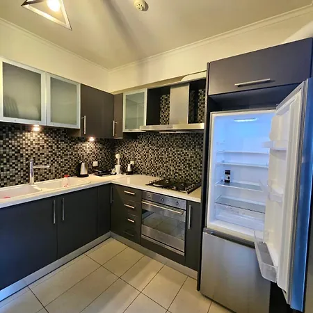 Cornelia Apartment *