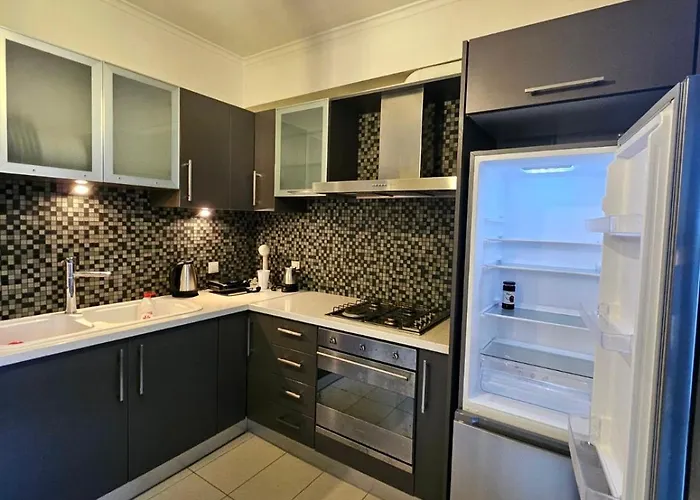 Cornelia Apartment *